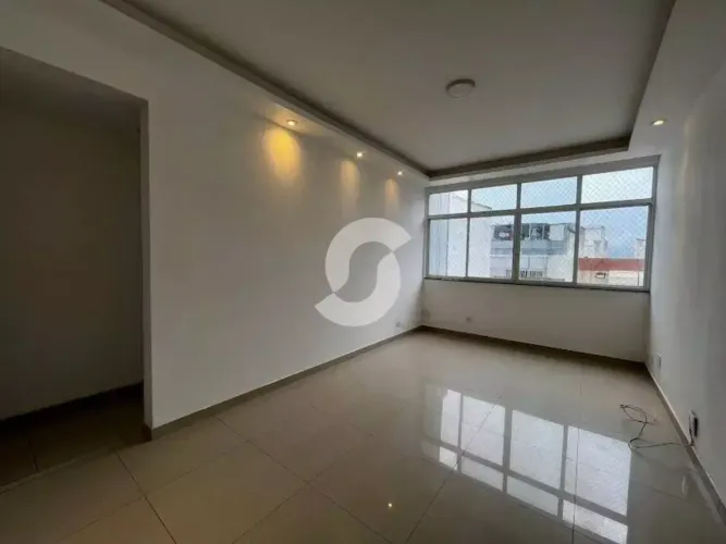 Praia de Icaraí, totalmente reformado, com planejados - R$655.000