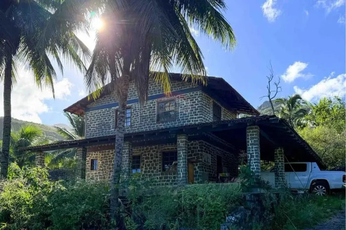 CASA DE PEDRA DUPLEX COM 3,7 HECTARES  PITANGA NA SERRA/ES
