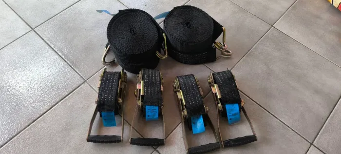 Vendo cinta de amarração com catraca 1,5 ton X 8mts