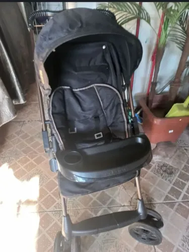 Vendo carrinho de bebê
