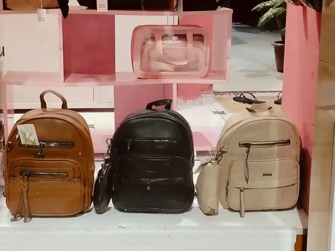 Mochila feminina tamanho pequeno 