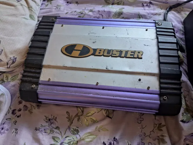 Amplificador de som automorivo