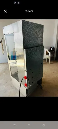 Assadeira de frango industrial ela é para 70 kg cabe 30 frangos