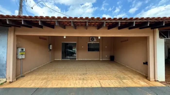 A CASA À VENDA NO CONDOMÍNIO VIDA BELA