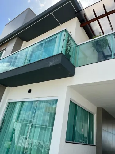 Excelente Casa em Condomínio Fechado  - Lauro de Freitas/BA