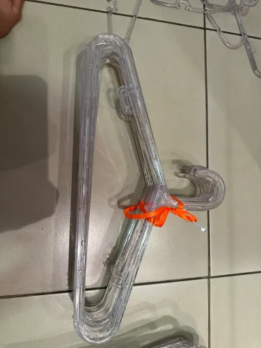 Cabides adulto com detalhe