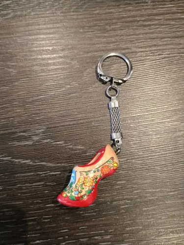 Chaveiro Artesanal da Holanda em Madeira Pintada à Mão - 4 cm