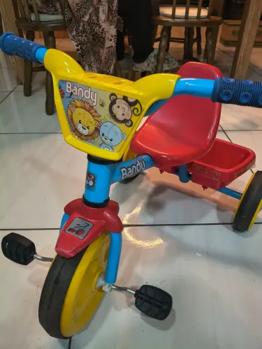 Triciclo bandeirante Bandy