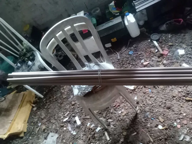 Vende 6 barras de cano e várias peças