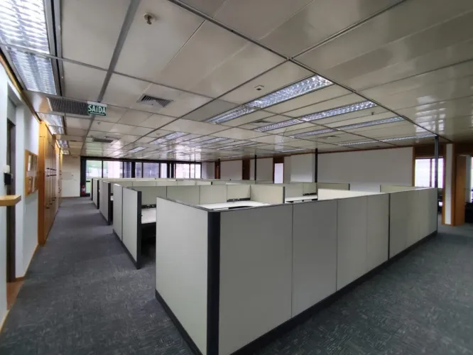 Sala Comercial para Locação em Curitiba, Centro, 3 vagas
