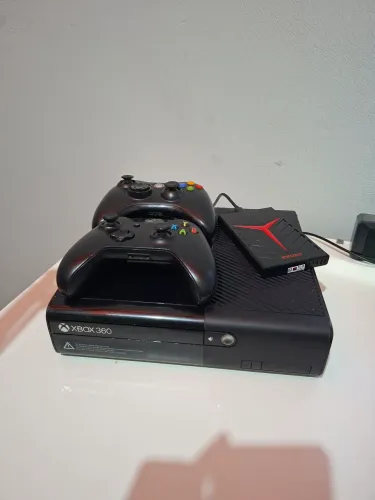 Console Xbox 360 Super slim + HD Com jogos