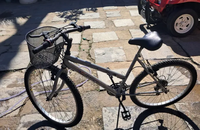 BIicicleta Caloi Cecília aro 26 c bagageiro 400 Reais