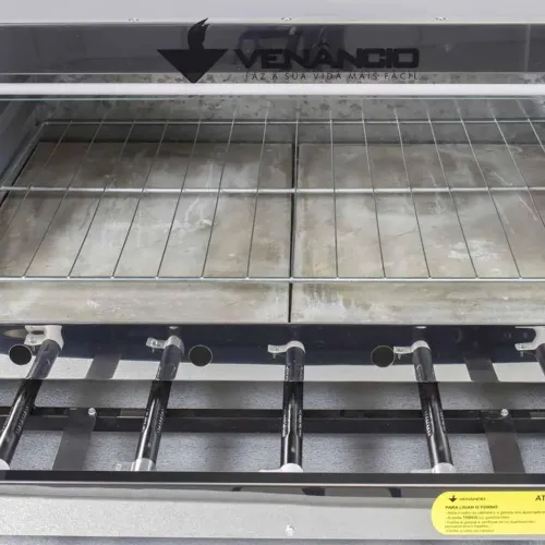 Formo industrial Venâncio assar até 300 salgados de uma vez