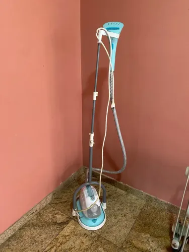 passadeira a vapor vertical (steamer) da Philips Walita.