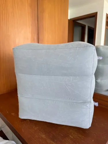 Almofada Inflável Apoio para Pés no Avião - Nova