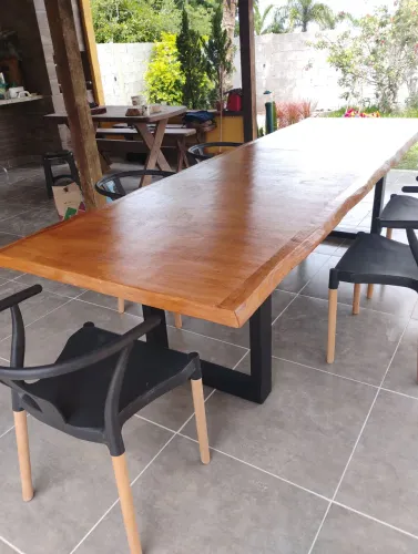 Mesa de madeira varanda rústica 