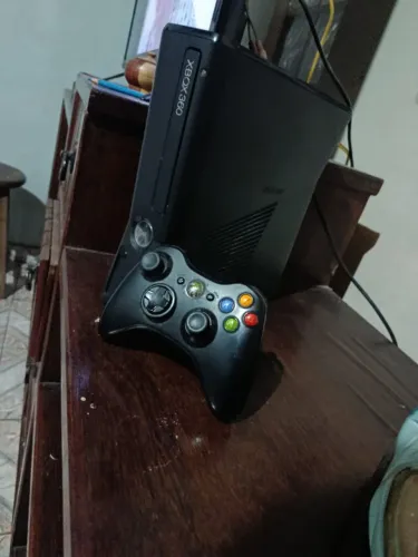 Xbox 360 com uma manete