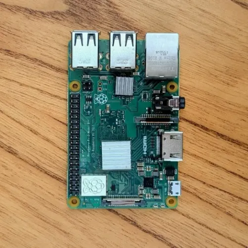 Raspberry Pi 3 B+ Com Dissipador, Case, Fonte E Cabo Hdmi