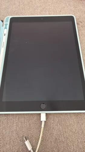 IPAD 9TH GENERATION - 64GB - EM EXCELENTE ESTADO - USADO POCAS VEZES
