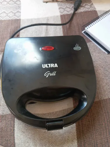 Sanduicheira Grill Mondial Ultra Preta 127V