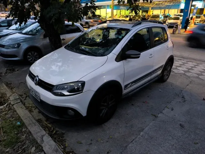 Volkswagen Crossfox 1.6 MI Total Flex 8V 5P 2012