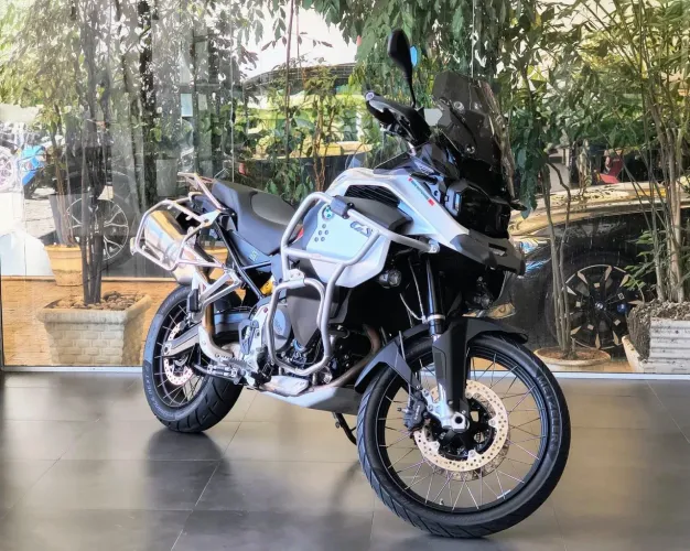 F 900 GS 900 GS PLUS BRANCA 2024/2025