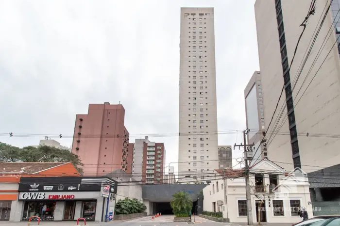Apartamento à venda no Centro  Rua Emiliano Perneta  Edif. Le Parc Residence
