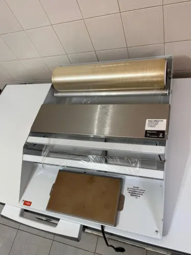 Seladora filme semi nova elétrica 350,00