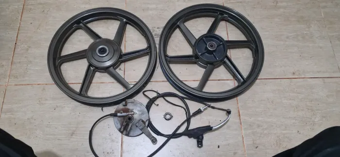 Rodas de cg 125/150 cor chumbo 