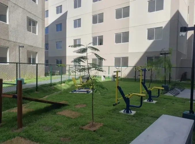 Apto com 2 quartos, 1 vaga , lazer, escada.