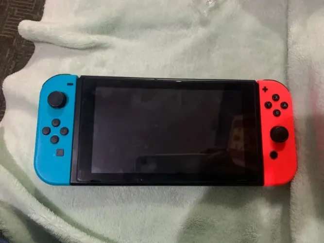 Nintendo Switch muito bem conservado
