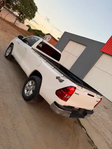 Toyota Hilux CS 4X4 2.8 TDI Diesel Mec. 2020