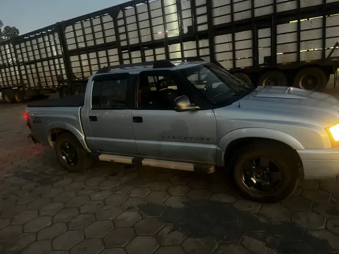 Chevrolet S10 Pick-up Exec. 2.8 4X4 CD TB Int.dies 2011