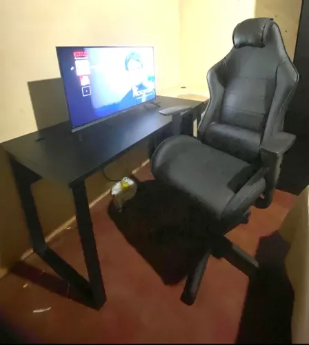 VENDO MESA RETA E CAD.GAMER