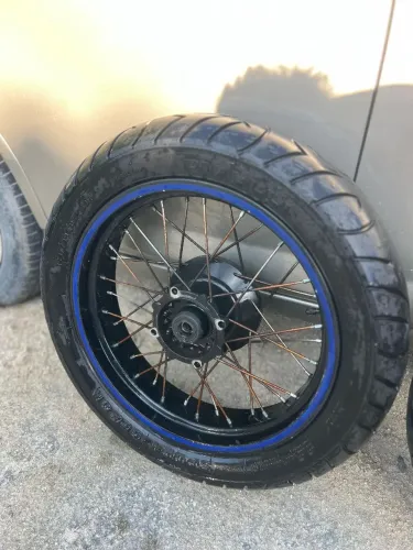 Vendo várias peças de moto em especial scooter 