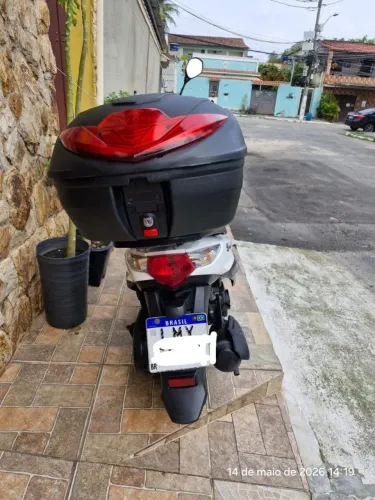 Suzuki modelo LindQ / 9706Kms - NÃO FAÇO PREÇO PRA REVENDA.