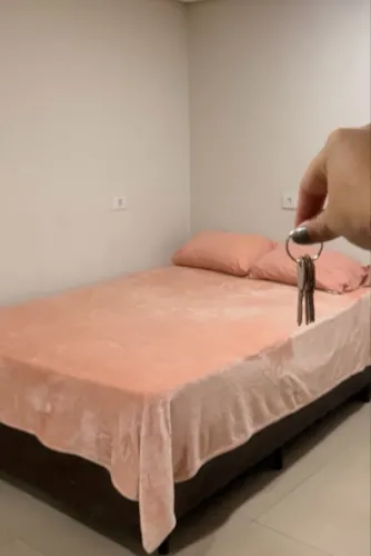 CAMA COM BAÚ