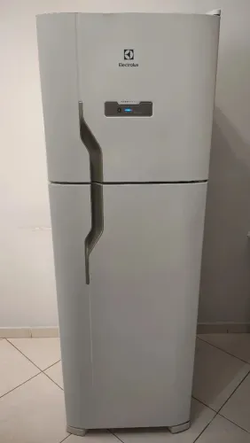Geladeira Eletrolux 310 L