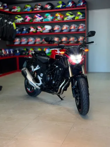 HONDA CB 500F 2023