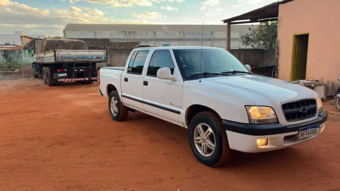 Chevrolet S10 Pick-up Exec. 2.8 4X2 CD TB Int.dies 2005