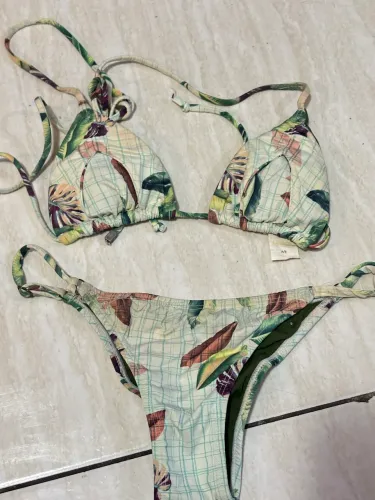 Biquíni de amarrar com bojo verde P estampado