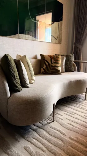 Lindo Sofá de Alto Padrão com Design Orgânico e Moderno