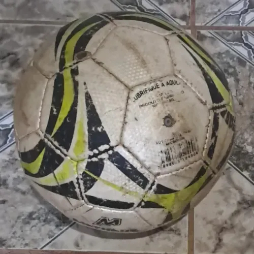 Bola de Futebol Usada