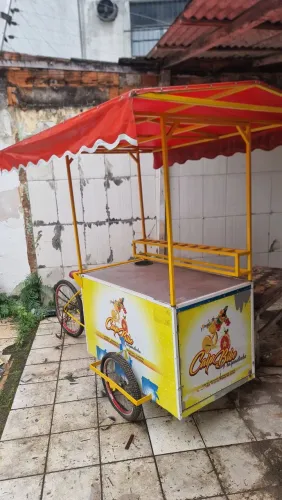 Carrinho de uso geral para ambulantes.