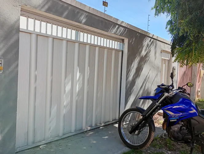 Casa pra alugar, excelente localização.