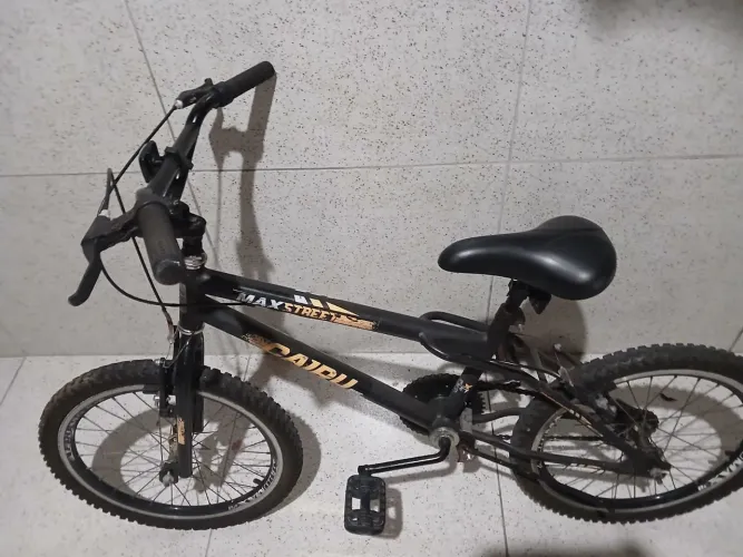 Bicicleta Cairu Max Street (aro 20, estilo Cross/ BMX) peças originais.