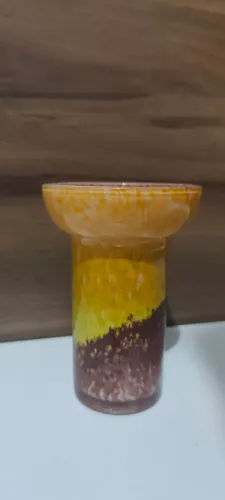 VAZO DECORATIVO EM VIDRO ( COLORAÇÃO ESNALTADA)