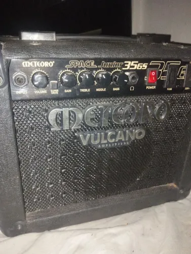 AMPLIFICADOR METEORO VULCANO SPACE JUNIOR 35GS