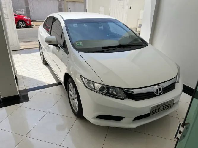 Honda Civic Sedan LXS 1.8/1.8 Flex 16V Aut. 4P 2013