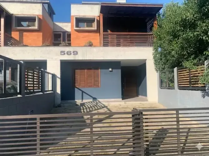 Sobrado no Centro de Garopaba - SC
